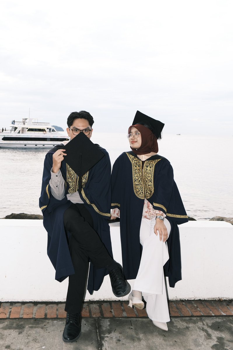 feezaaarg's tweet image. In every moment, in every season, he’s the one my heart holds onto &amp;lt;3