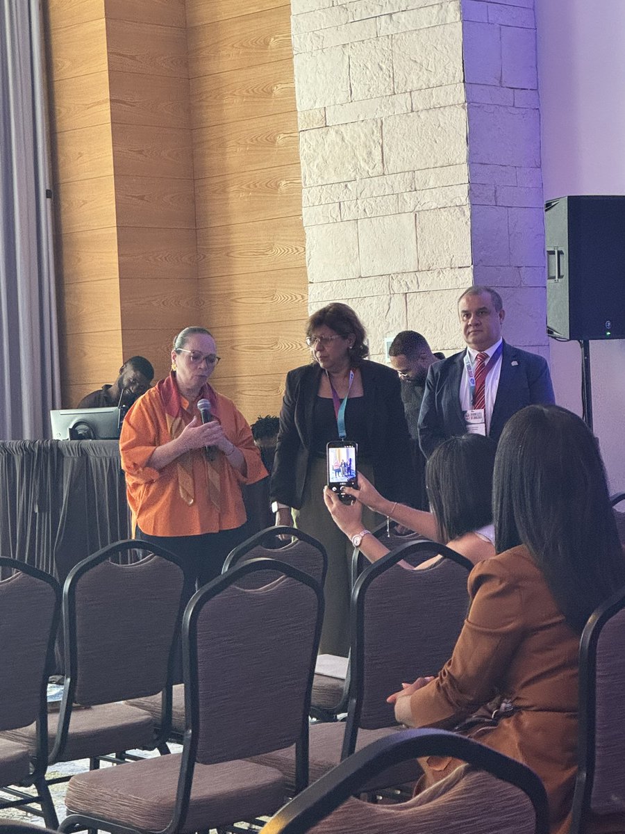 EvaMarteA's tweet photo. En República Dominicana 🇩🇴, ya tenemos nuestra revista de urología. Agradecidos de la participación de la Dra. Ana María Autran @CAU_URO, Dra. Tania González de la Sociedad Cubana de Urología y el Dr. Marcos Ortiz de la Revista Guatemalteca de Urologia. https://t.co/3jdxaqbNwI