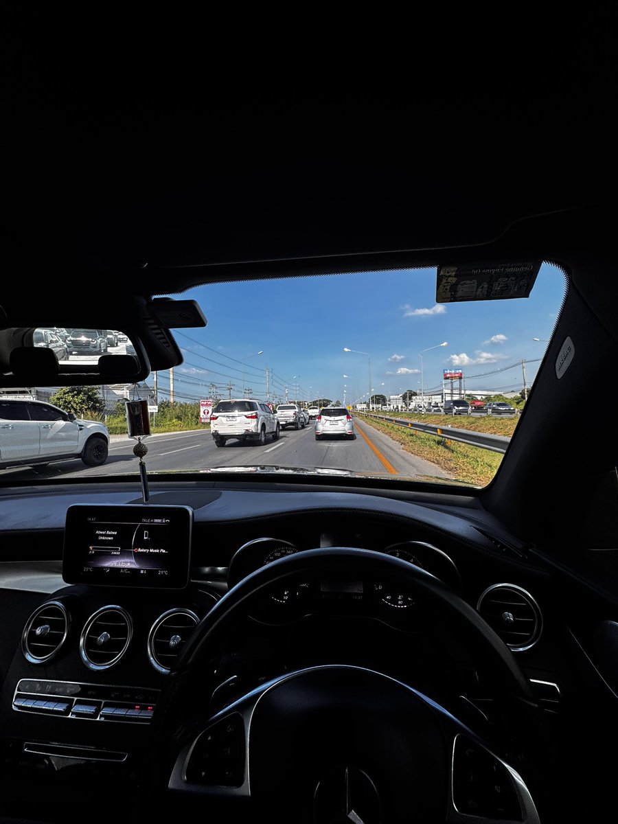 ดิ้นรนมากเกินไป ก็ไม่ดี 
ปล่อยวางมากเกินไป ก็ไม่ดี 
กีดกันมากเกินไป ก็ไม่ดี  
อิสระมากเกินไปก็ไม่ดี 
สุดท้าย  เวลาจะตอบเราเองว่า อะไรดีที่สุด

#พระราม2  #บางขุนเทียน