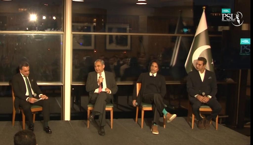 🚨 PSL Flop RoadShow 🚨

PSL CEO Salman Nasir and some cricketers had a show in Lord's long room, asked fans to pay 500 Pounds for it.

The Event was so flopped that fans and even MCC members had no idea about it.

PCB social media team wasn't there and video was released on PTV.