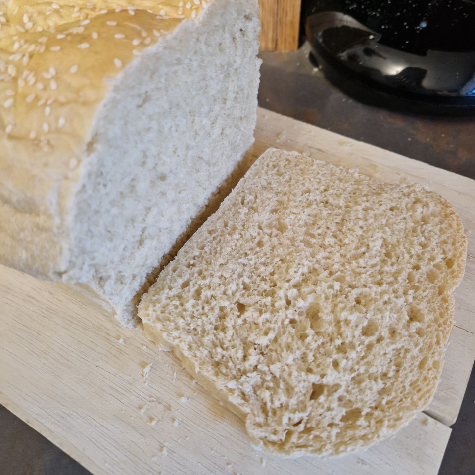 lmarshallauthor's tweet image. I got completely sidetracked by baking today and ended up with the softest little sandwich loaf.
Still learning, still experimenting, but this one turned out so fluffy inside.
Small wins in the kitchen! 🍞✨
#HomeBaking #BreadMaking #FreshBread #BakingLife #Homemade