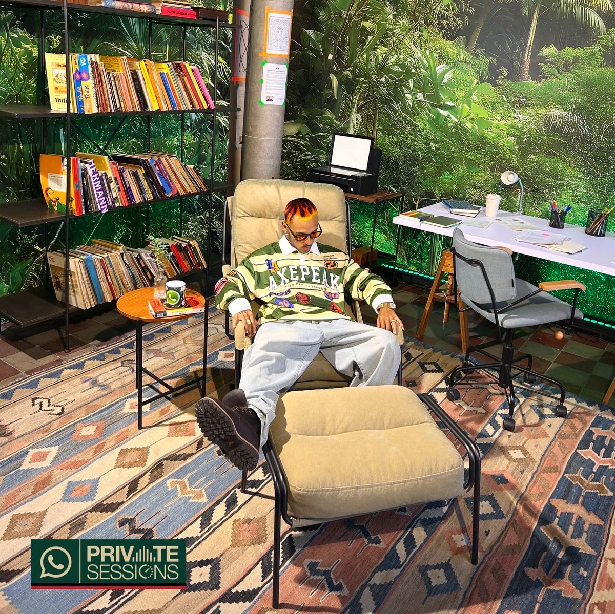 posso afirmar pq ouvi em primeira mão algumas desse disco. nosso mano Emicida vai reconfigurar a cena do RAP nacional com esse projeto. historicamente e tecnicamente falando. vai ser mt importante esse lançamento! além de tudo, Leandro ta rimando pra caralh@ no bang!!