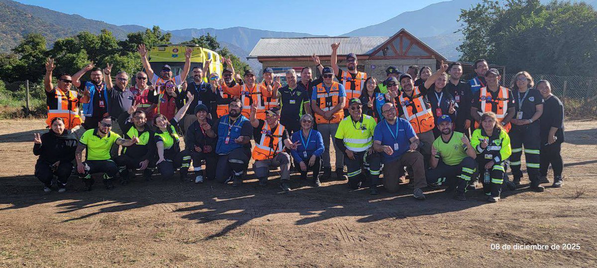 SCe3aa's tweet photo. SER del Radio Club de Chile .. en desplazamiento a cargo de las comunicaciones en Peregrinación de lo Vázquez 2025 #radioaficionados #ce3aa #radioclubdechile #ce3ser #lovasquez #Curacavi https://t.co/K9uwAWvBzZ