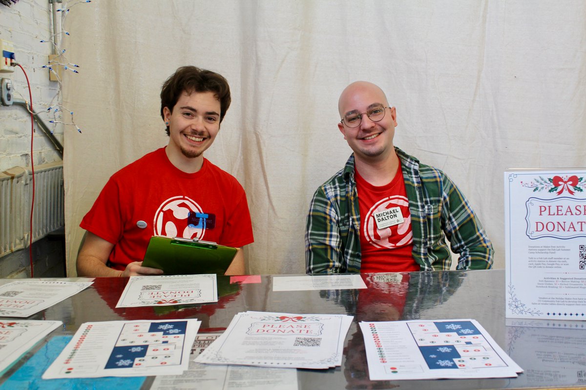 iSchoolUI's tweet photo. Over the weekend, the @ChampaignFabLab's Holiday Maker Fest brought together local vendors, handmade gifts, and customize-your-own creations to support the Fab Lab Summer Camp Scholarship Fund.

We hope you had a great time! 🎄❄️ https://t.co/GKWUXq72dS