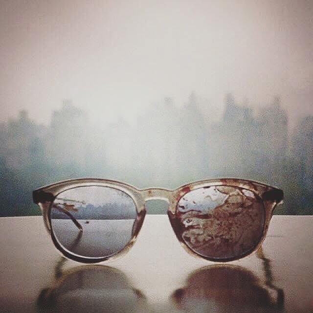 8 de diciembre de 1980 asesinan a John Lennon . Queriendo callarlo, lo hicieron inmortal . Su música y su mensaje de paz sobreviven y siguen vigentes. #Lennon