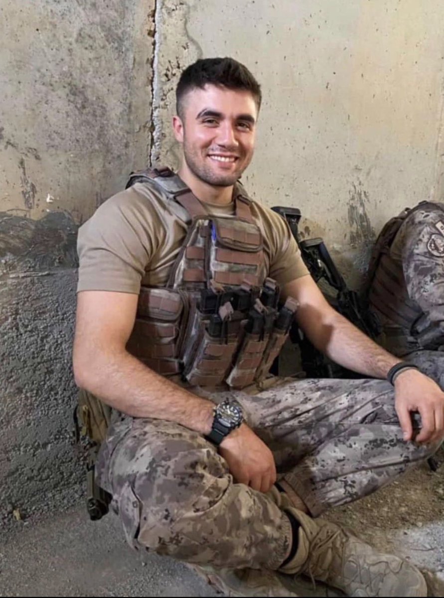 Bu gülüşü solduranlar günyüzü görmesin!