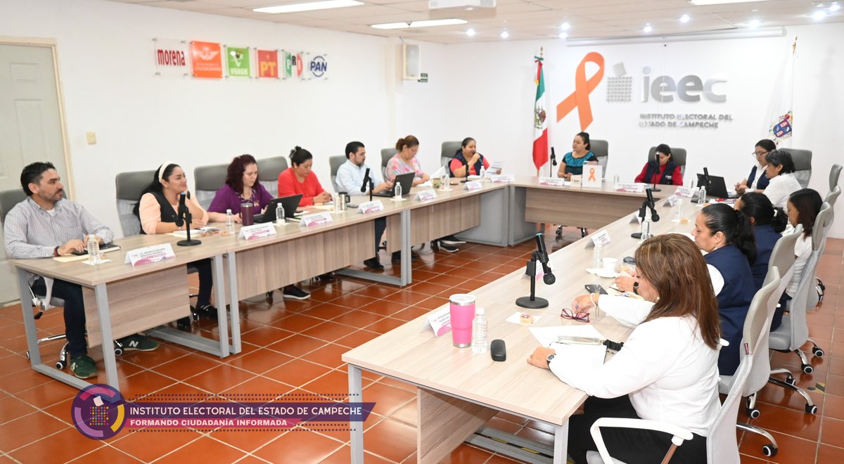 La Pdta. del IEEC, <a href="/Clara_CastroG/">Clara Castro Gómez </a>  sostuvo reunión con titulares de la Secretaría y Dir. Ejecutivas, Órganos Técnicos, Unidades Administrativas, OIC y Oficialía Electoral, con la finalidad de revisar las actividades por concluir de las Políticas y Programas Generales 2025.