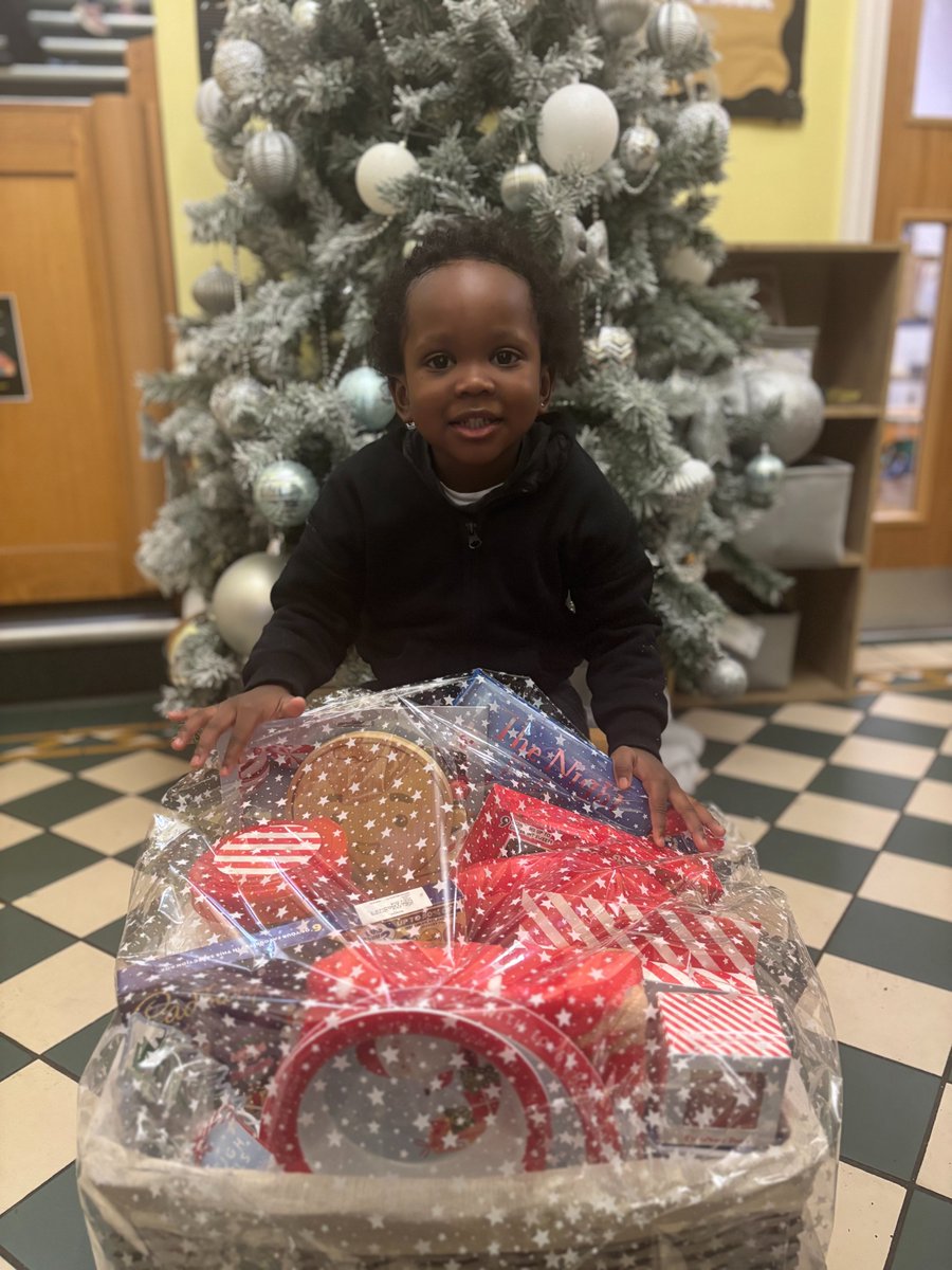 A huge well done to the winner of our Norfolk Road Christmas raffle 🎄🎀🎁