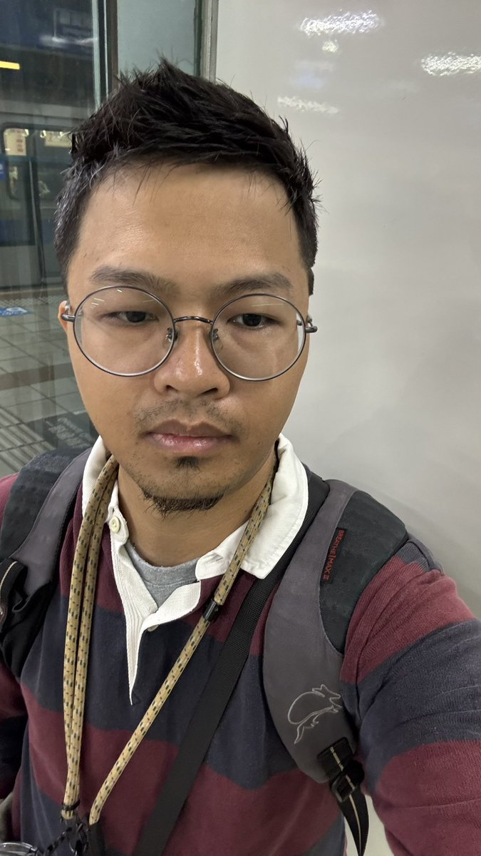 難得剪了一個很帥的髮型，今日 OOTD