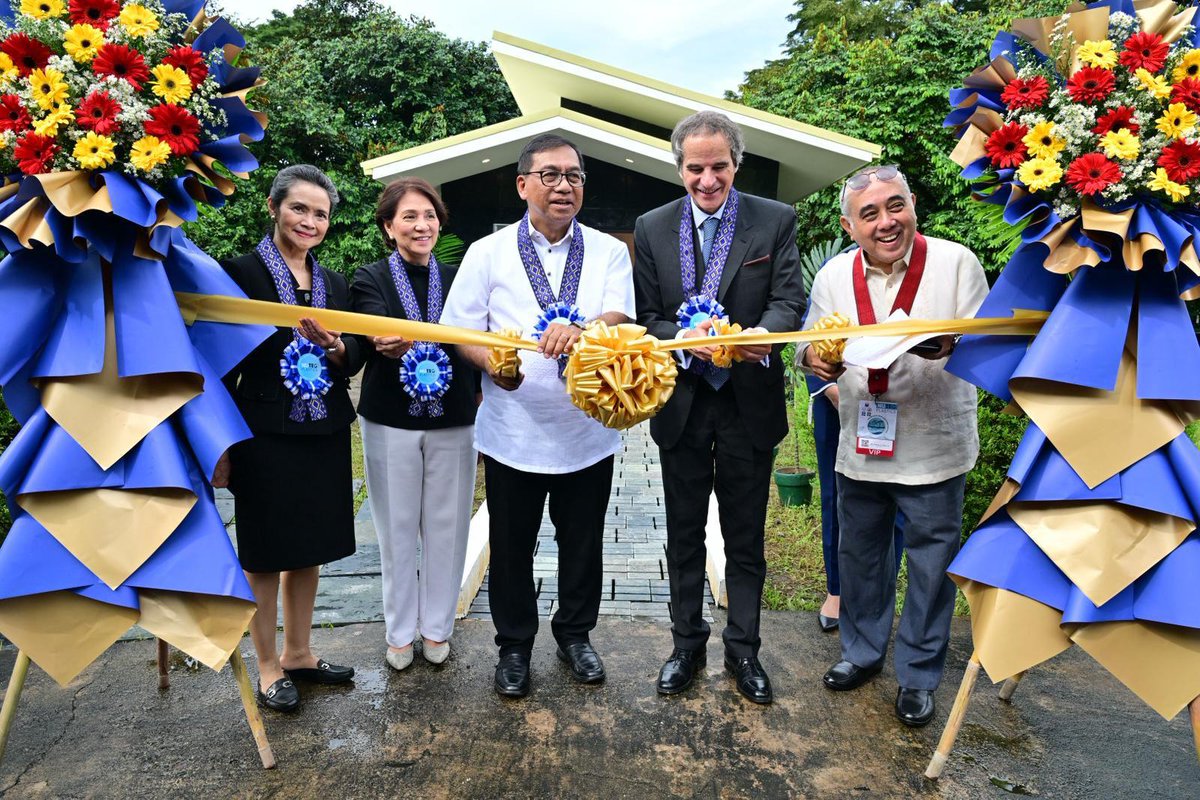 IAEANA's tweet image. #ICYMI: The @IAEAorg's #NUTECPlastics Initiative shows how the PREx Prototype House in 🇵🇭 using recycled plastic strengthened with nuclear techniques, can become durable housing.

With @dost_pnri innovations, plastic waste is being transformed to help beat #PlasticPollution.