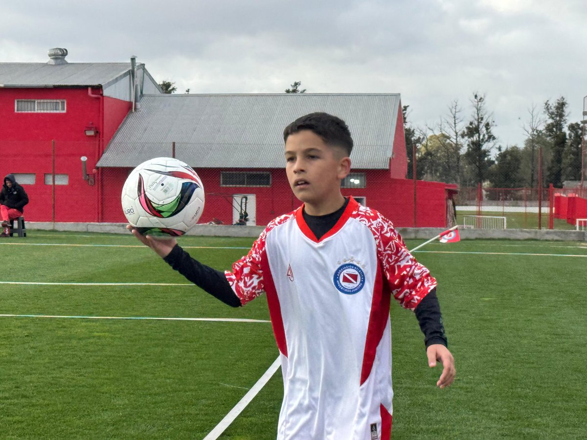 #AAAJ 🎁 SORTEO DE FIN DE AÑO
¡Ganate dos pelotas @europarisok 🔥

🤔 Entra a nuestro instagram y enterate cómo participar.