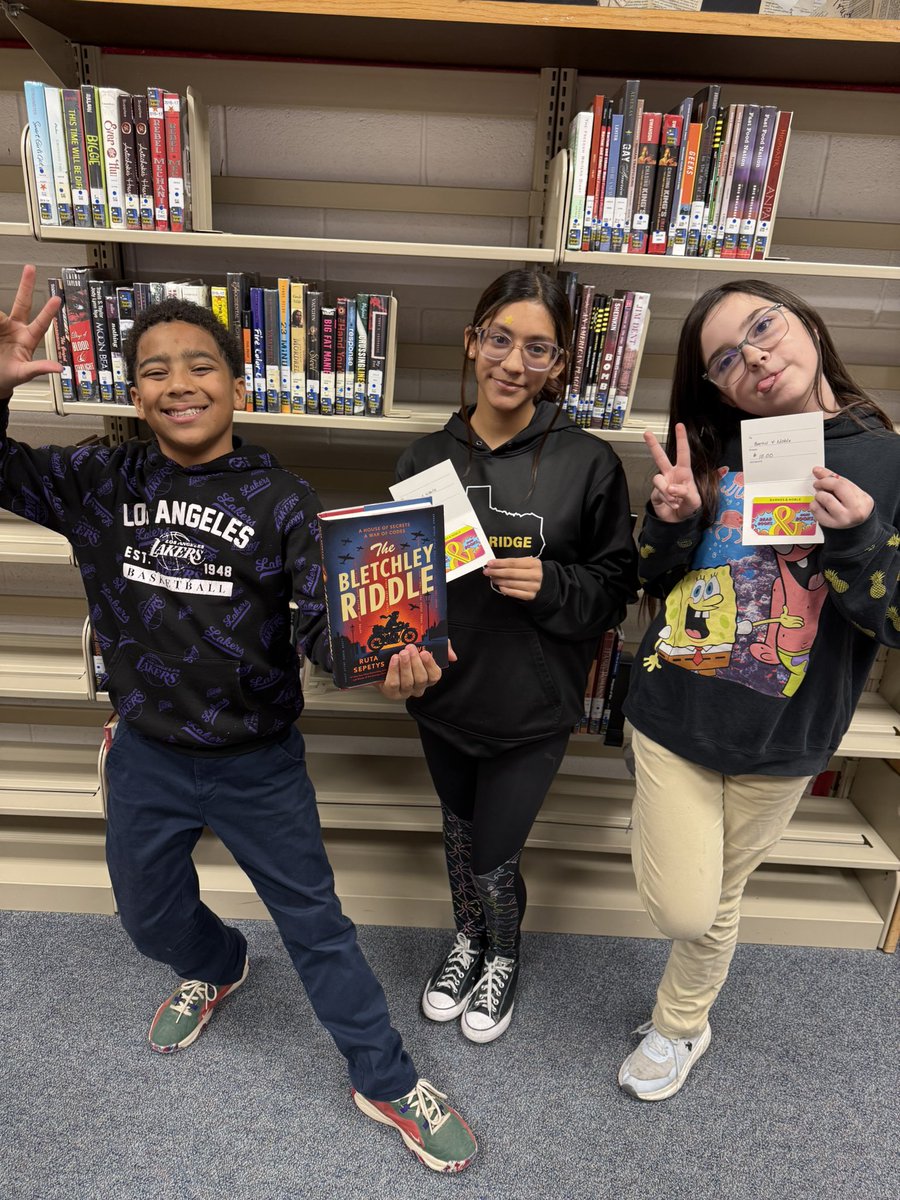 Thank you, Barnes and Noble, for your generous donation to our students here at Sun Ridge MS! Our students can’t wait to visit and dive into some new reads! #TeamSISD #GameOn