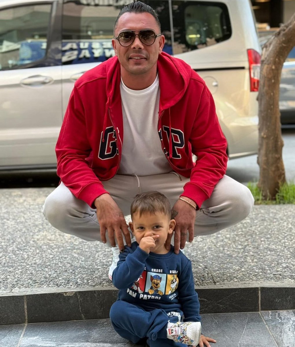 #İlkerTürkerYanlızDeğildir 

ASLAN KAFESE YAKIŞMAZ!!!!!