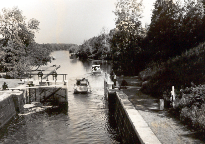 Travel back in time with us for Pretend to be a Time Traveler Day! ⏳

This location has changed quite a bit since this photo was taken. 🤔 Do you know which lock this is?