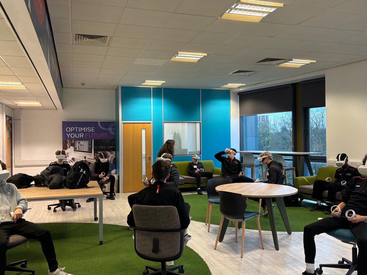 A brand new experience for our <a href="/CoventryColleg1/">Coventry College Football Education Programme</a> Level 3 Year 1 learners this afternoon, utilising our fantastic VR facilities to simulate a job interview. Brilliant scores and feedback received, ready for reflection activities next week 🙌 <a href="/coventrycollege/">Coventry College</a>