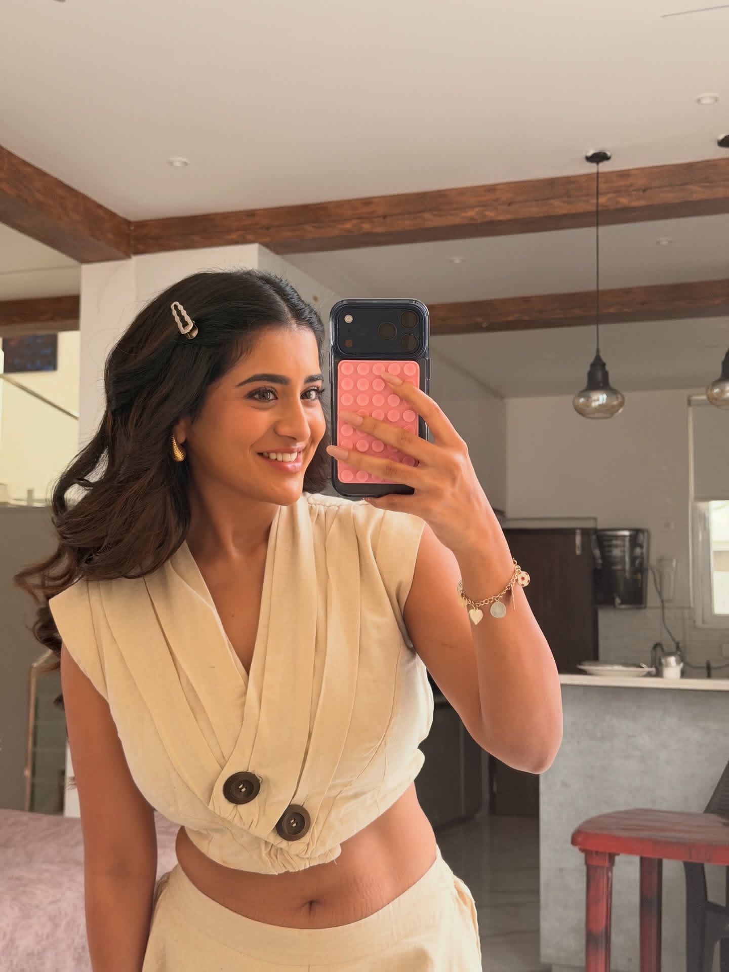 G7qKBsBagAA0vdE?format=jpg&name=large