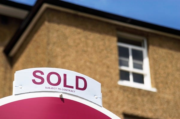 87,000 home moves happen in December - londonlovesproperty.com/87000-home-mov…