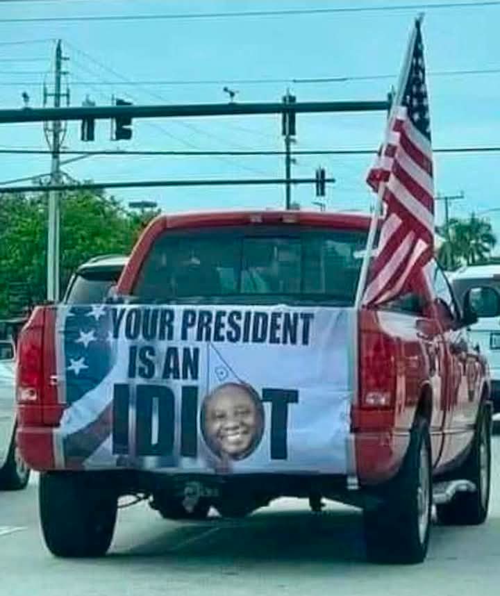 Hey <a href="/CyrilRamaphosa/">Cyril Ramaphosa 🇿🇦</a> 😂🇺🇸🙏