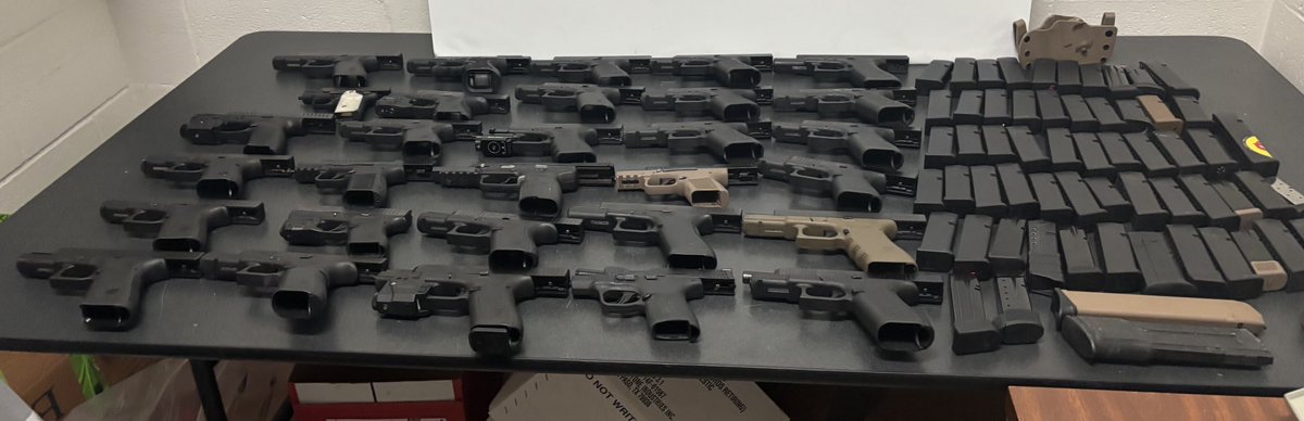 LtChrisOlivarez's tweet image. SIGNIFICANT WEAPONS SEIZURE: Texas DPS Seizes Dozens of Firearms &amp;amp; Accessories During Outbound Inspection

@TxDPS Criminal Investigations Division (CID) Special Agents working jointly with federal law enforcement, seized 30 handguns and weapons accessories destined for Mexico…