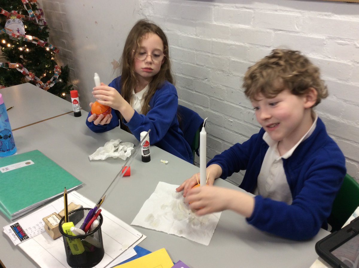 Grimoldby_Y4's tweet photo. Year 4 have been learning about Christian symbols of Christmas and their importance. Today they made Christingles. 

#unity #creativity #respect https://t.co/BchxcyMyxD