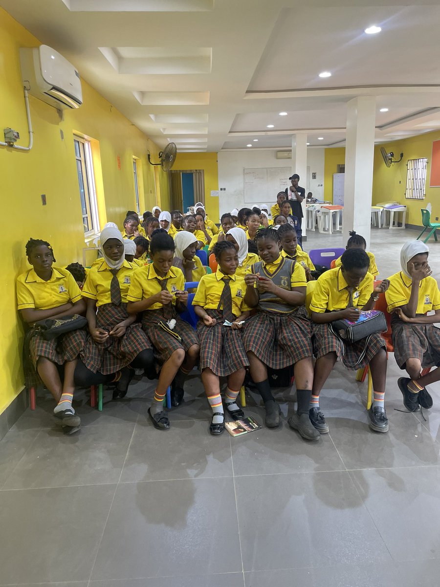 Our Tech Outreach in Transatlantic Intl college was a success! Seeing these bright minds light up when they discovered Data Science, Design and Web Development was everything! 🤗🥹

From “tech is for boys” to “how can I start?” 
These girls are the future of African tech
#SCAOOU