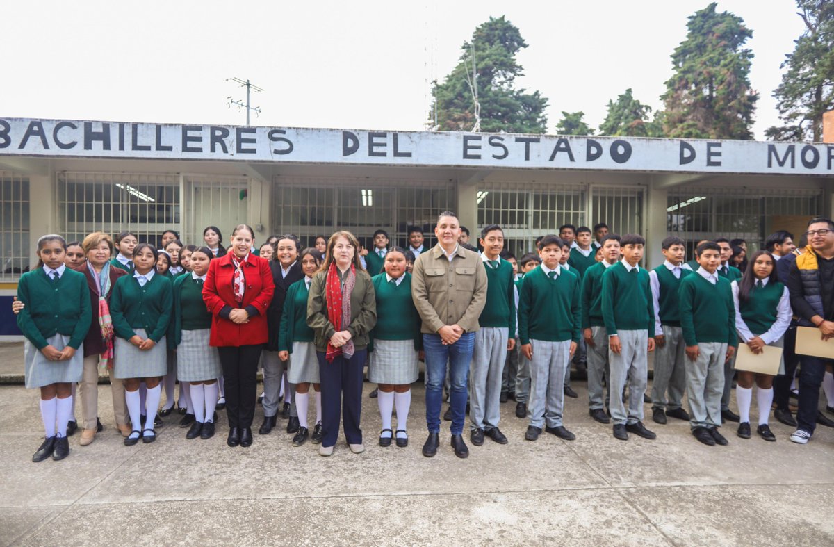 El municipio de Ocuituco fue el punto de inicio de nuestra jornada semanal. La Gobernadora <a href="/margarita_gs/">Margarita González Saravia</a> encabezó la ceremonia de Honores a la Bandera junto a la comunidad educativa de la Secundaria Tomás Alva Edison ➡️facebook.com/share/p/1C1CQq…

#LaTierraQueNosUne