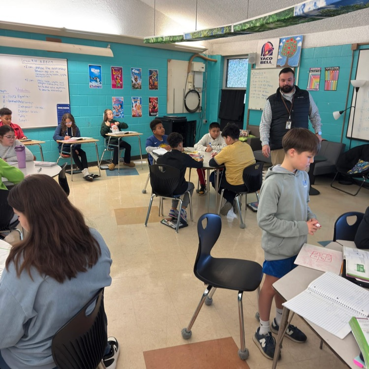 AthensCitySch's tweet photo. Engaged minds and active learning in Mr. Crabtree’s 6th grade math class this morning! 🔢💡#ExcellenceIsACM https://t.co/Zl3RXly59a