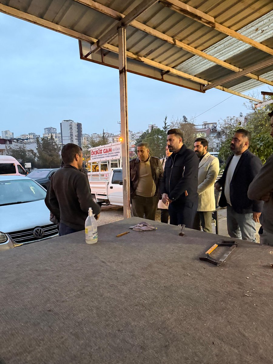 📍Çukurova

Belediye Evleri mahalle esnaflarımızdan Öksüz Cam işletmecisi Adnan Oruç kardeşimizi iş yerinde ziyaret ettik.

Hemşehrilerimizle kurduğumuz sağlam bağları daha da güçlendirmek, esnafımızın taleplerini yerinde dinlemek ve büyüyen #AKParti ailemize yeni