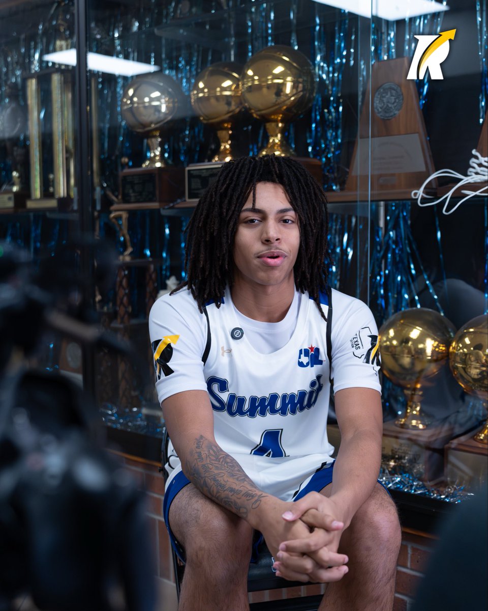 Revocruit tweet media