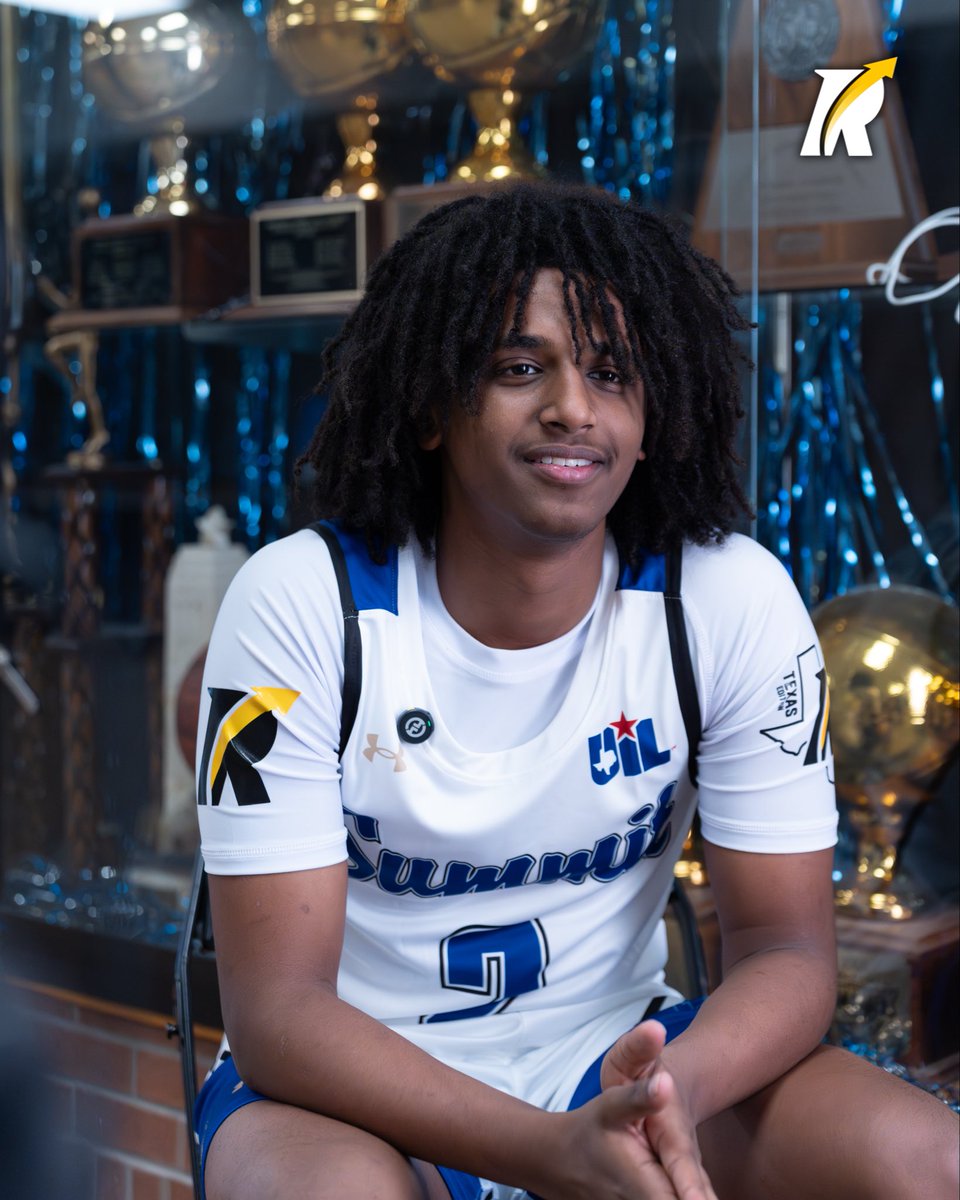 Revocruit tweet media