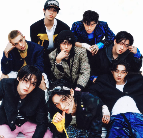 AboutMusicYT's tweet photo. Stray Kids tops Billboard's Year-End World Albums chart for a third year in a row. https://t.co/kn0qbAKSEJ