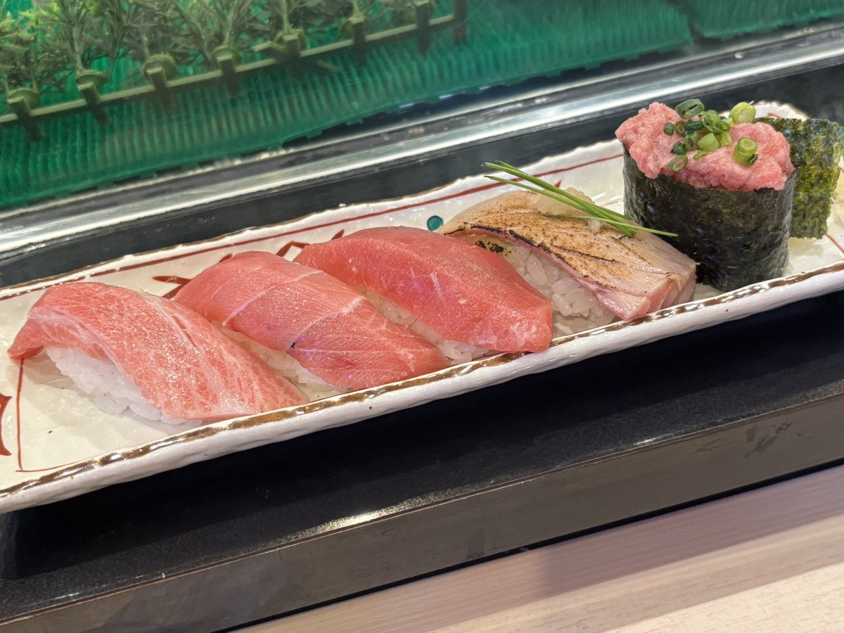 shinamisabu's tweet photo. ベストフレンドと🍣ᔆᵘᙚᑋⁱ https://t.co/oEQYfAWIW5