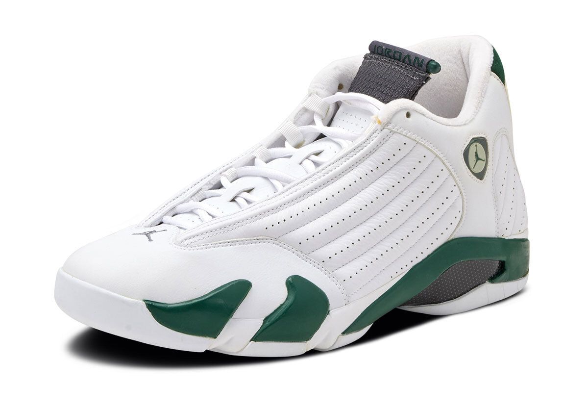 SneakerNews's tweet image. Air Jordan 14 "Forest Green" returning Holiday 2026 👏 🌲

(2005 release pictured)

More info &amp;gt;&amp;gt; buff.ly/RZoKxKu