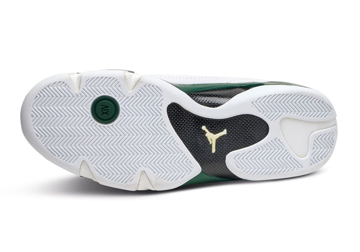 SneakerNews's tweet image. Air Jordan 14 "Forest Green" returning Holiday 2026 👏 🌲

(2005 release pictured)

More info &amp;gt;&amp;gt; buff.ly/RZoKxKu