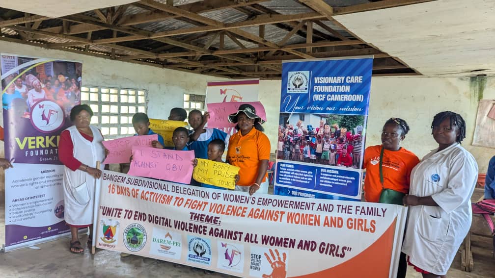 vcfoundation6's tweet photo. VCFC taught pupils in Bangem how to spot and report sexual abuse-reminding them that most abusers are trusted adults, not strangers. By building awareness early, we empower children to protect themselves, speak up, and stay safe. Every child deserves protection.
#16DaysOfActivism https://t.co/pCce5aRcgd