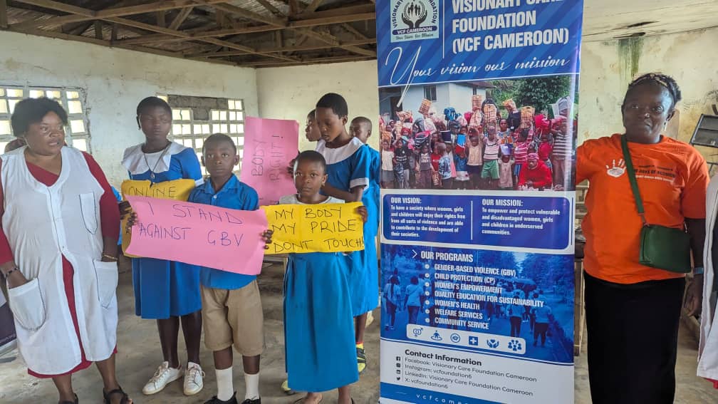 vcfoundation6's tweet photo. VCFC taught pupils in Bangem how to spot and report sexual abuse-reminding them that most abusers are trusted adults, not strangers. By building awareness early, we empower children to protect themselves, speak up, and stay safe. Every child deserves protection.
#16DaysOfActivism https://t.co/pCce5aRcgd