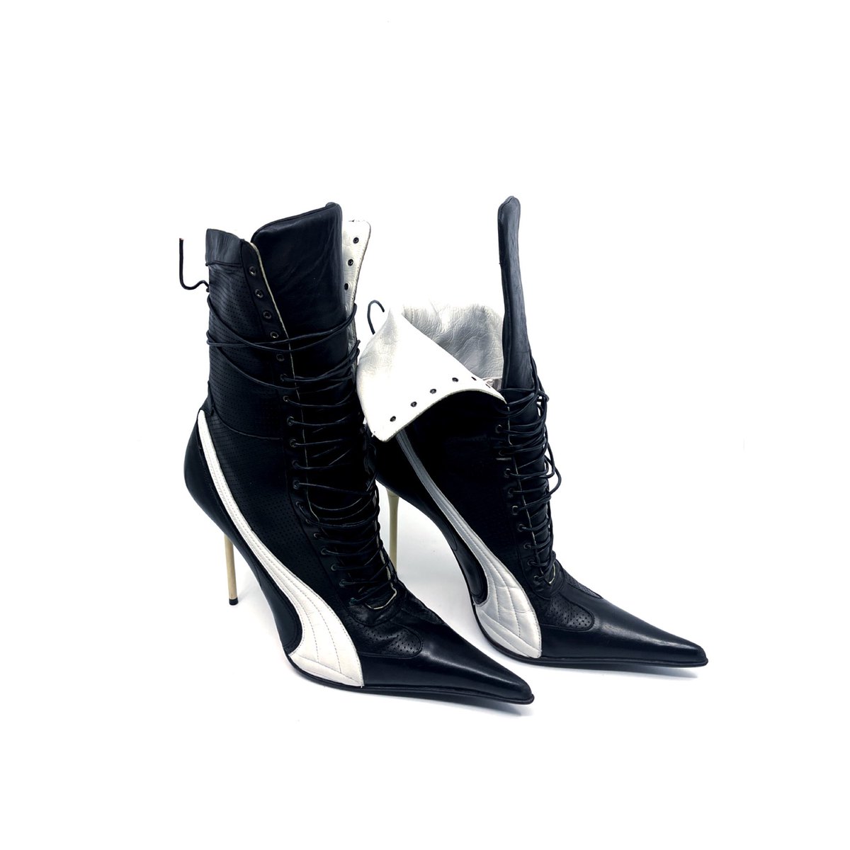 mahogany_mamii's tweet image. Keshia Knight Pulliam wearing Gianmarco Lorenzi leather boots in Chingy's "One Call Away" music video (2004).