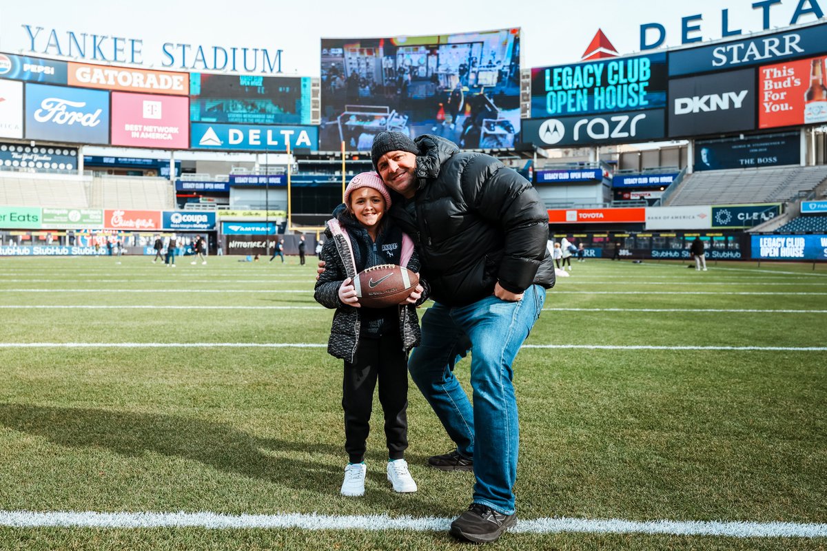 We had a blast at our 2025 Legacy Club Open House as we thanked our season ticket licensees with on-field activities, photo-ops, batting practice, holiday activities, and much more! #MyYankeesLegacy