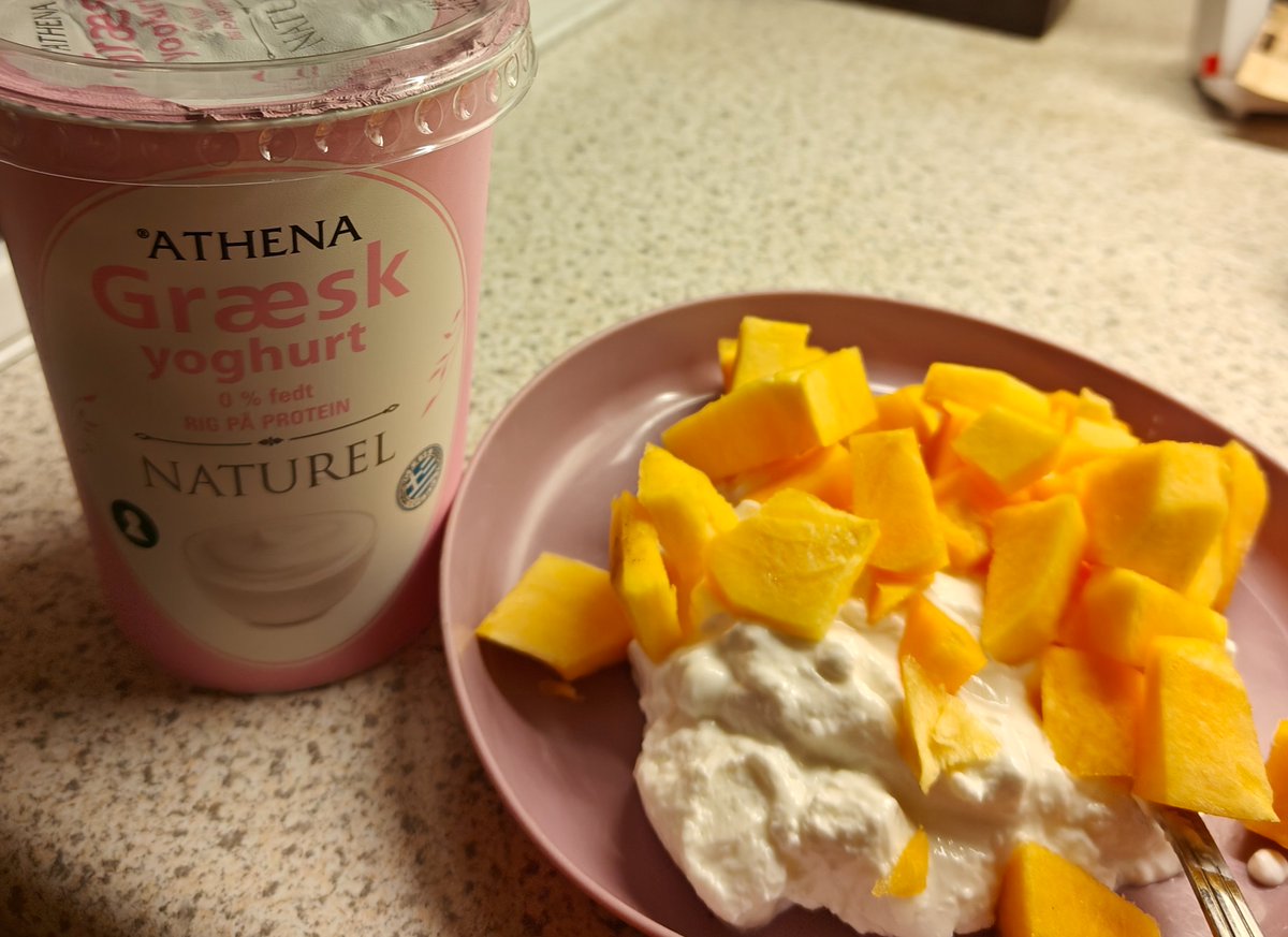 what do you say in your language?

We say Kakifrugt 😋🤍👌🧡