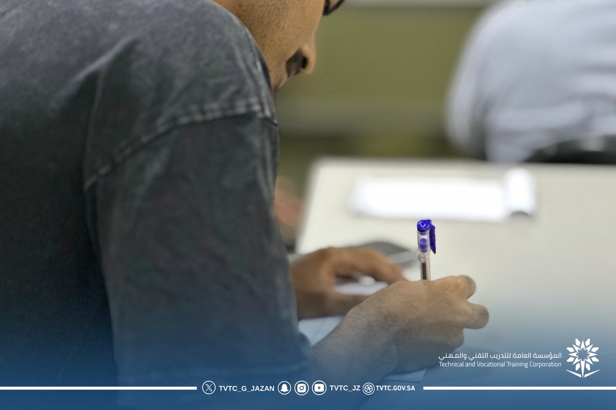 📸| تغطية 

جانب من الدورة المقامة تحت عنوان "تشغيل وصيانة محطات كهرباء الضغط العالي" والذي نظمها مركز خدمة المجتمع والتدريب المستمر بالكلية. 

#التدريب_التقني_بجازان
#التدريب_التقني