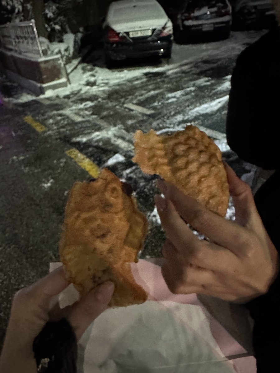 Lets 붕어빵 타임 ~.~