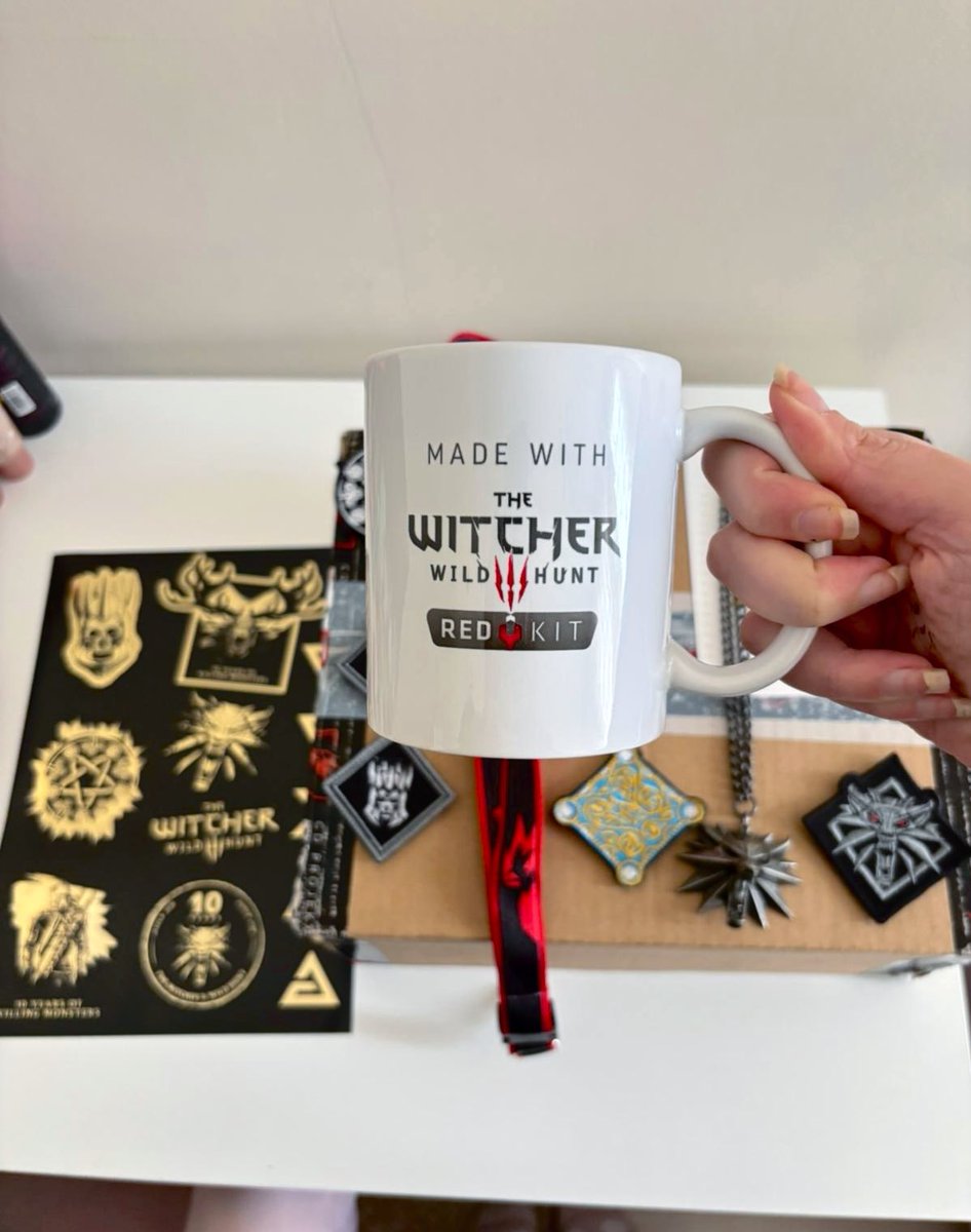 merigoldmaribor's tweet image. Bu muhteşem hediyeler için çok teşekkür ederimm @CDPROJEKTRED 😭💚