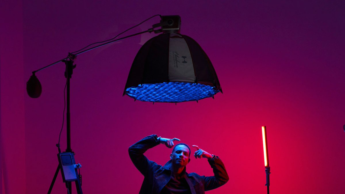 You had me at Harlowe! 💡

The Pro 300 Spectra delivers full-spectrum studio power.

Meanwhile, the Max Air 40 packs pro-level colour fidelity into a travel-ready package.

Find out more on the website: promoviemaker.net/news/you-had-m…

#LED #lighting
