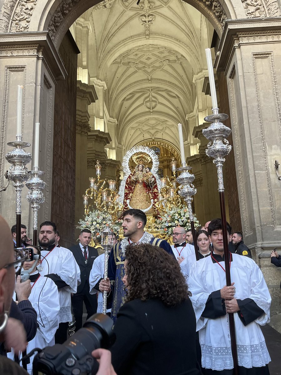 🔹 MARIA, OBRA PERFECTA DEL AMOR🔹

"Inmaculada, llena de gracia y pureza"

📍 SIM Catedral de Granada 
🕗 17:45 h.

#VirgendelaGranada