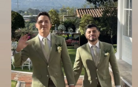 empoderadosec's tweet image. felicitaciones a Diego Ulloa y Sherghef Ferla por su matrimonio.
Su unión no es solo un hermoso paso en sus vidas, sino también una poderosa reafirmación de que el amor es amor en todas sus formas.