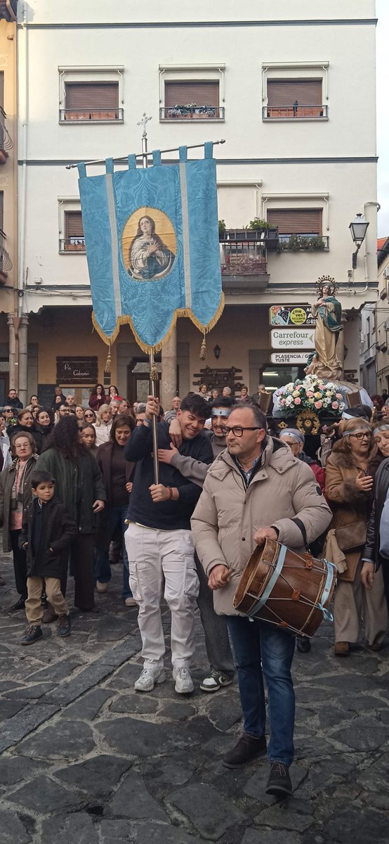Mayordomos salientes y entrantes de la Inmaculada Concepción. 🔥Los Escobazos2026📷 #jarandilladelavera
<a href="/Turismo_DipCC/">Turismo Provincia Cáceres</a>