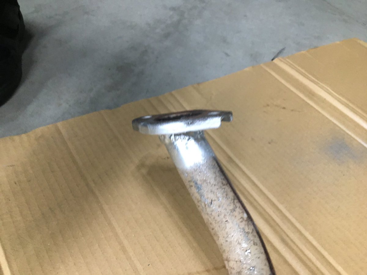 Mikchey7's tweet photo. 太鼓付き中間パイプをツインに合わせて作りました
アルトのマフラーが使える角度で引っ付けました
ちょっと角度悪かったかも
#ec22s #suzuki #twin #alto #k6a https://t.co/aHvUPlVS0c
