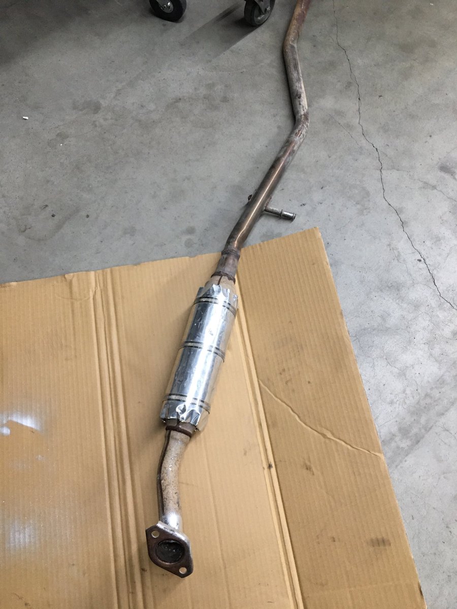 Mikchey7's tweet photo. 太鼓付き中間パイプをツインに合わせて作りました
アルトのマフラーが使える角度で引っ付けました
ちょっと角度悪かったかも
#ec22s #suzuki #twin #alto #k6a https://t.co/aHvUPlVS0c