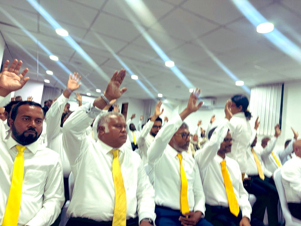 <a href="/MDPSecretariat/">MDP Secretariat</a> ގައުމީ މަޖިލީހުގެ ތަނަވަސް އަޣުލަބިއްޔަތުން ވަގުތީ ޗެއަރޕާސަަންގެ މަގާމަށް އިންތިހާބުވެވަޑައިގެންނެވި ހަނިމާދޫ ދާއިރާގެ މެންބަރު <a href="/mpgapo/">Abdul Gafoor Moosa</a> އަށް ހޫނު މަރުހަބާއެއް ދަންނަވަން. ⚖️👏🏻💛