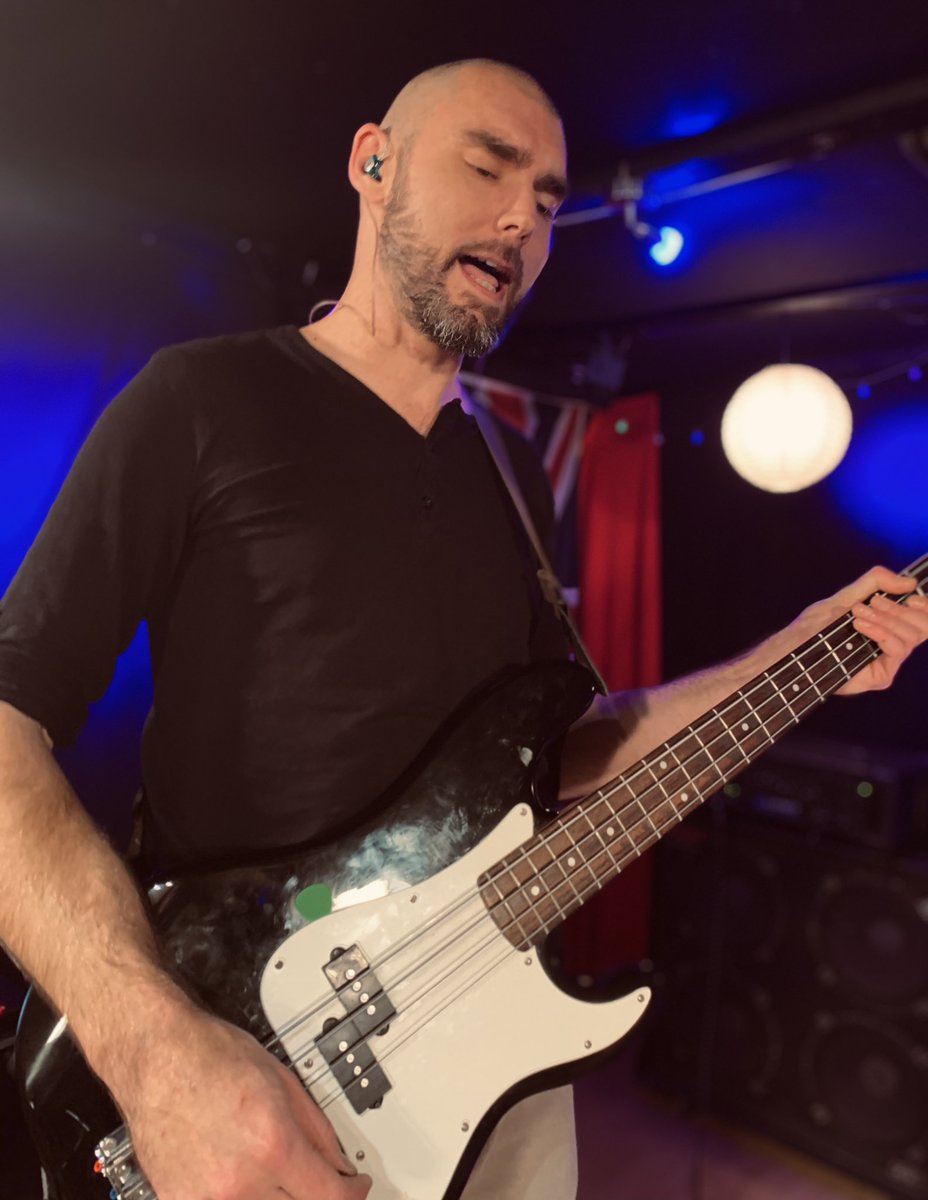 RawSoundTV's tweet photo. On this week’s show we welcome, from Stourbridge, the fantastic #ScottishIslands! 
Will, Jon &amp; Josh played an absolutely magnificent set of BIG sounding, anthemic tracks from their latest EP plus a brand new one! Think @mogwaiband @BiffyClyro @IdlewildtheBand - Absolutely superb! https://t.co/8X97Vliy6v